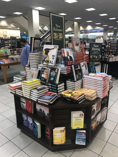 Book Store «Barnes & Noble», reviews and photos, 7851 Tysons Corner Center, McLean, VA 22102, USA
