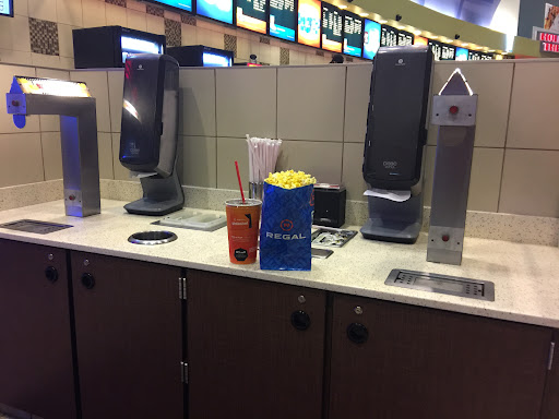 Movie Theater «Regal Cinemas Pavilion 14 & RPX», reviews and photos, 5547 S Williamson Blvd, Port Orange, FL 32128, USA