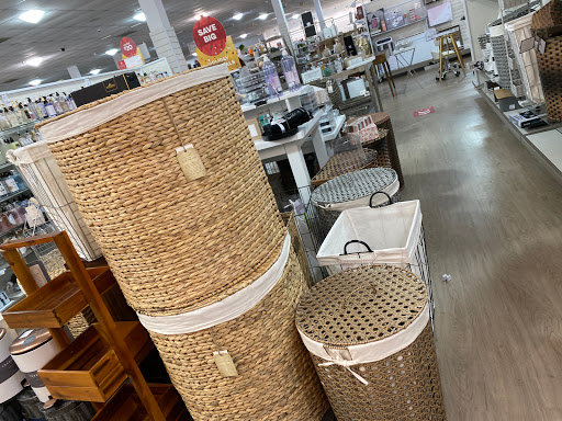 Department Store «HomeGoods», reviews and photos, 435 William Hilton Pkwy A, Hilton Head Island, SC 29926, USA
