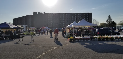 Supermarket «Mt Clemens farmers Market», reviews and photos, 135 N River Rd, Mt Clemens, MI 48043, USA