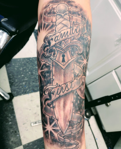 Tattoo Shop «Cloud 9 Tattoo», reviews and photos, 568 Dodge Ave NW, Elk River, MN 55330, USA