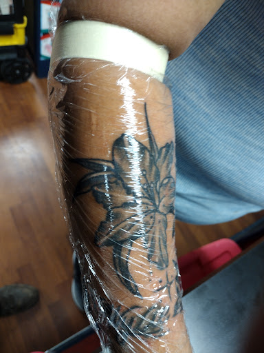 Tattoo Shop «Gold Coast Tattoo Studio», reviews and photos, 639 Lighthouse Ave, Monterey, CA 93940, USA