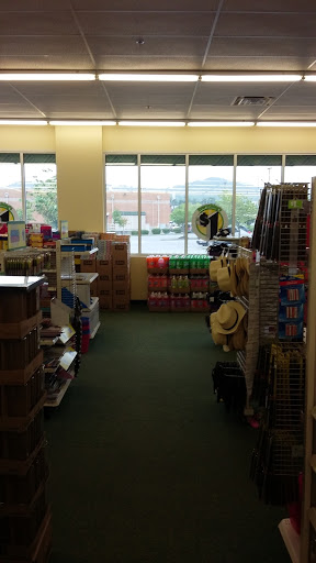 Dollar Store «Dollar Tree», reviews and photos, 1430 Volunteer Pkwy #1, Bristol, TN 37620, USA