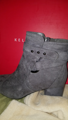 Shoe Store «DSW Designer Shoe Warehouse», reviews and photos, 852 N E Mall Blvd, Hurst, TX 76053, USA