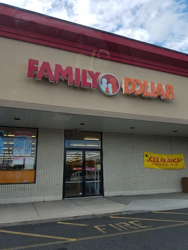 FAMILY DOLLAR, 426 Raritan St, Sayreville, NJ 08872, USA, 