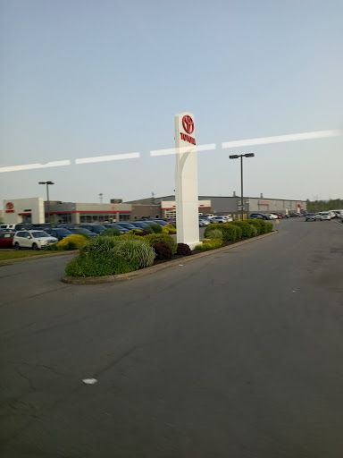 Toyota Dealer «Romano Toyota», reviews and photos, 6400 Basile Rowe, East Syracuse, NY 13057, USA