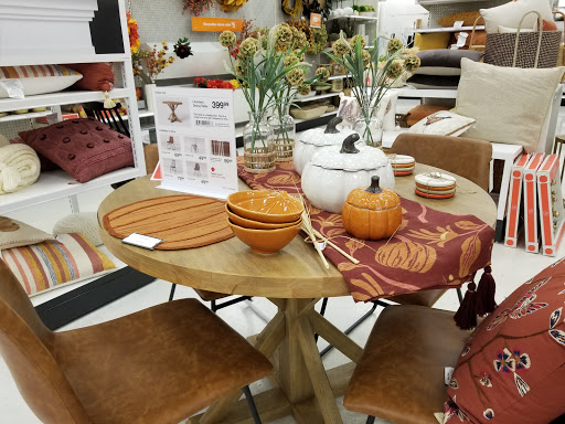 Department Store «Target», reviews and photos, 100 Upland Square Dr, Pottstown, PA 19464, USA