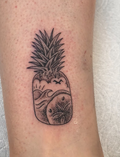 Tattoo Shop «Nine Lives Tattoo», reviews and photos, 61 N Holladay Dr, Seaside, OR 97138, USA