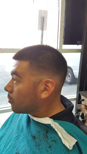 Barber Shop «Eduardo Barber Shop», reviews and photos, 311 W Arbor Vitae St, Inglewood, CA 90301, USA