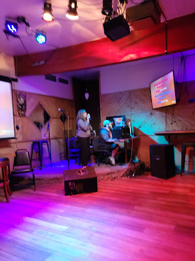 Chinese Restaurant «Wing Wa Restaurant & Lounge», reviews and photos, 330 U.S. 101, Depoe Bay, OR 97341, USA