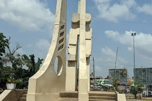 Le Monument - Baguida image