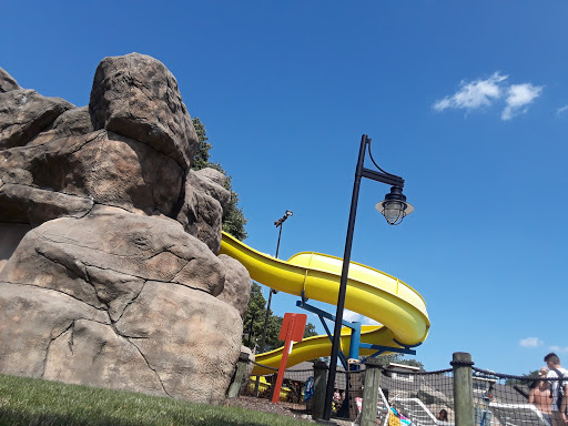 Water Park «Niles Prk District Oasis Waterpark», reviews and photos, 7877 N Milwaukee Ave, Niles, IL 60714, USA