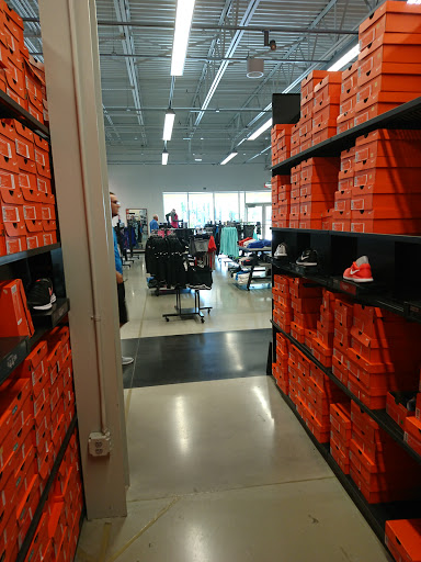 Clothing Store «Nike Factory Store», reviews and photos, 505 Premium Outlets Dr, Monroe, OH 45050, USA