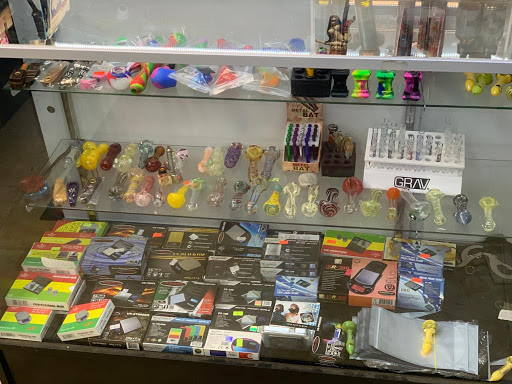 Tobacco Shop «Amsterdam Smoke Shop», reviews and photos, 510 W Court St, Seguin, TX 78155, USA