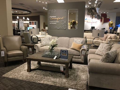 Furniture Store «La-Z-Boy Furniture Galleries», reviews and photos, 8600 NE Flintlock Rd, Kansas City, MO 64157, USA