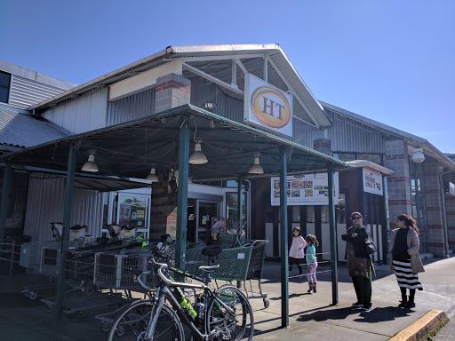 Grocery Store «HT Oaktree Market», reviews and photos, 10008 Aurora Ave N, Seattle, WA 98133, USA