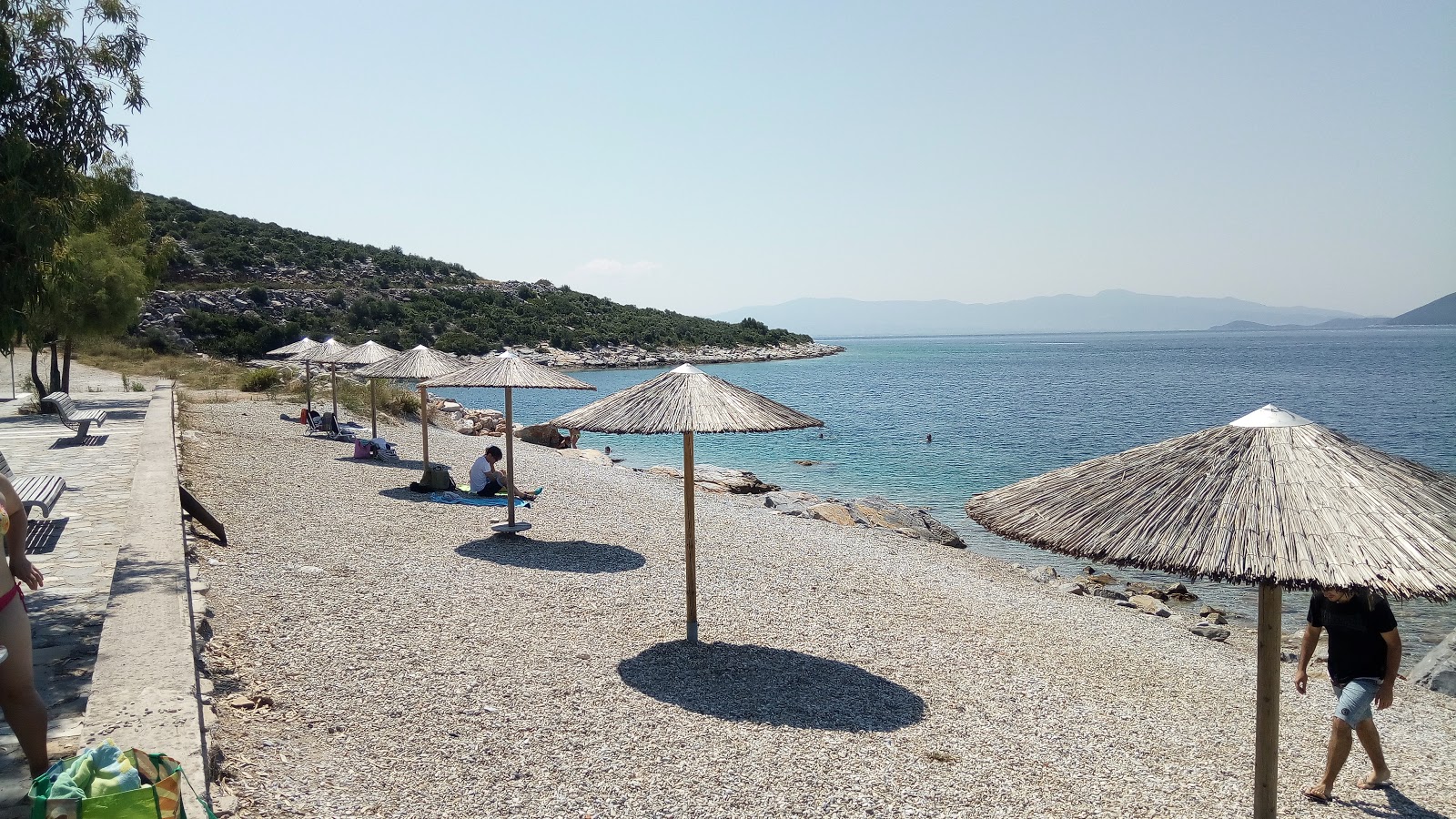 Agios Kiriaki beach'in fotoğrafı kısmen temiz temizlik seviyesi ile