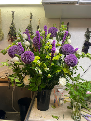 Florist «Buddies Flower», reviews and photos, 333 S State St n, Lake Oswego, OR 97034, USA