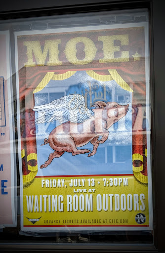 Bar «The Waiting Room Lounge», reviews and photos, 6212 N Maple St, Omaha, NE 68104, USA