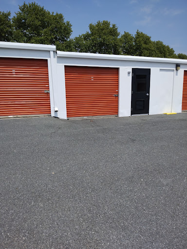 Truck Rental Agency «U-Haul Moving & Storage of Airpark», reviews and photos, 7831 Beechcraft Ave, Gaithersburg, MD 20879, USA