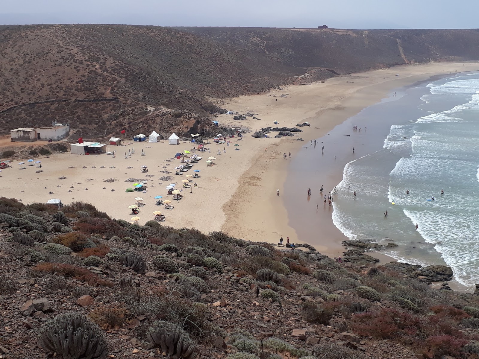 Foto von Sidi El Wafi mit heller feiner sand Oberfläche