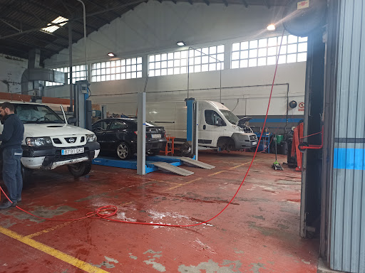 Automóviles Ourocar en O Valadouro, Lugo