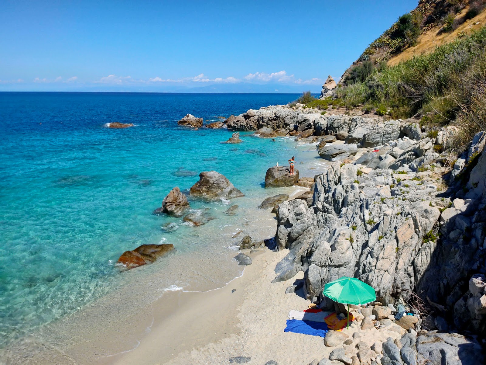 Photo of Michelino Beach with partly clean level of cleanliness