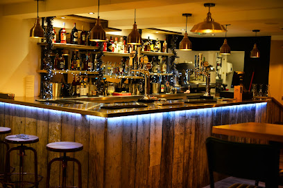 Smugglers Bar & Restaurant - 16 Carlton Pl, Southampton SO15 2DY, United Kingdom