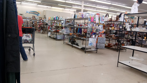 Thrift Store «Thrift Town», reviews and photos, 1516 S Westmoreland Rd, Dallas, TX 75211, USA