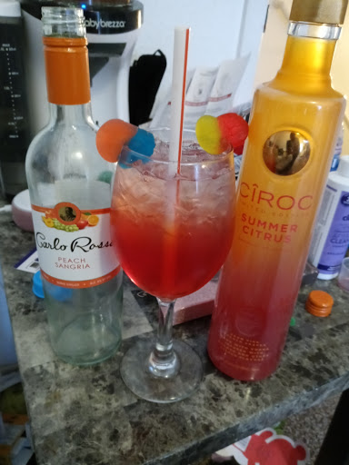 Liquor Store «Chicago Lake Liquors», reviews and photos, 825 E Lake St, Minneapolis, MN 55407, USA