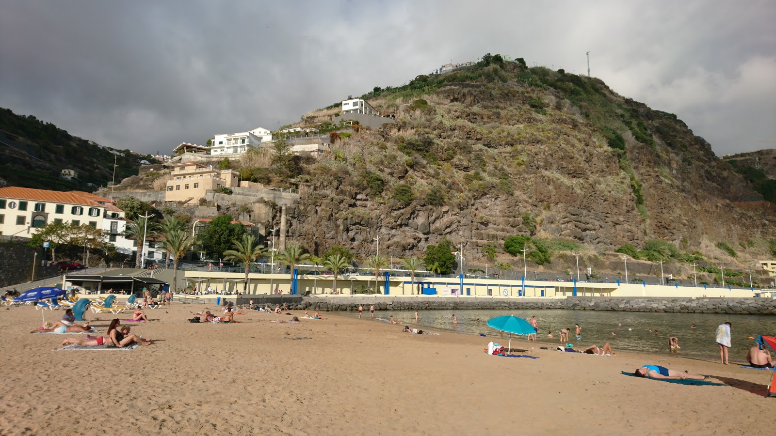 Photo de Plage de Calheta zone de station balnéaire