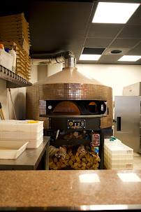 Photos du propriétaire du Pizzeria PIZZ'AÏOLI - Pizzas au feu de bois Lyon 7 - n°13