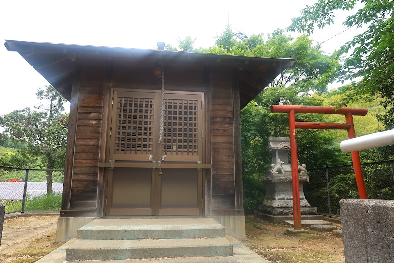 座禅山の不動堂と稲荷神社