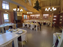Atmosphère du Restaurant français Les Neiges à Saint-Sorlin-d'Arves - n°1