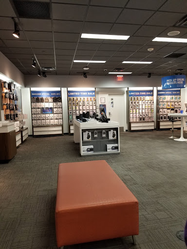 Cell Phone Store «AT&T», reviews and photos, 2224 E Williams Field Rd #105, Gilbert, AZ 85295, USA