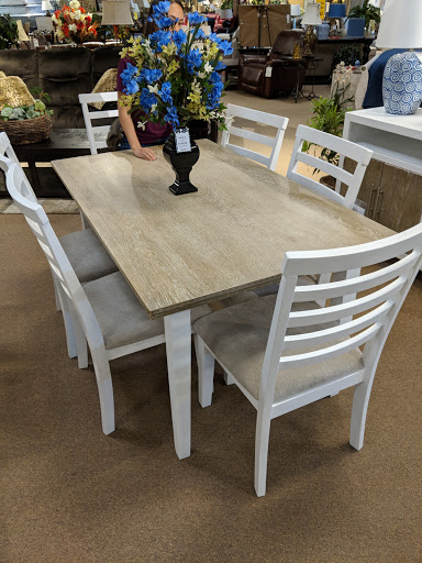 Shopping Mall «Frederick Shopping Center», reviews and photos, 1305 W 7th St, Frederick, MD 21702, USA