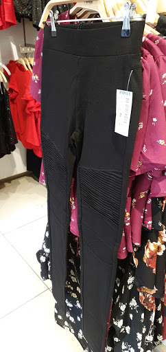 Fashion Accessories Store «Papaya Factory Outlet», reviews and photos, 8200 Vineland Ave # 1240, Orlando, FL 32821, USA