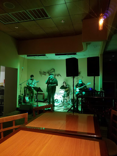 Hamburger Restaurant «Peppers At Uptown», reviews and photos, 4620 N 10th St, McAllen, TX 78504, USA