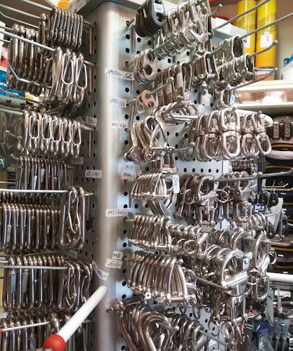 Opinii despre Vízvonal Hajós Webshop în Budapest - Sport bolt