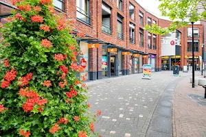 Winkelcentrum De Triade image