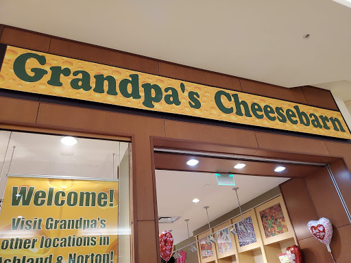 Shopping Mall «Summit Mall», reviews and photos, 3265 W Market St, Fairlawn, OH 44333, USA