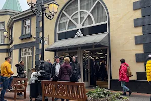 adidas Outlet Store Roermond, Stadsweide image