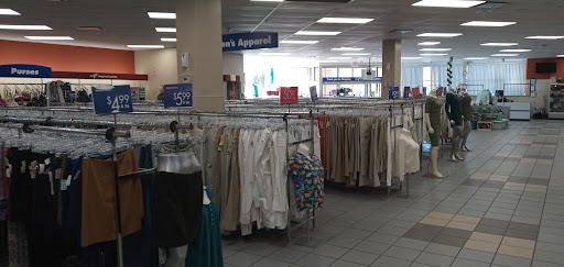 Thrift Store «Goodwill Manchester Store & Donation Station», reviews and photos, 232 Tolland Turnpike, Manchester, CT 06042, USA