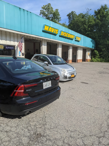 Tire Shop «Mavis Discount Tire», reviews and photos, 266 N Brewster Rd, Brewster, NY 10509, USA