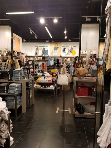 Clothing Store «GUESS Factory», reviews and photos, 447 Great Mall Dr #564, Milpitas, CA 95035, USA