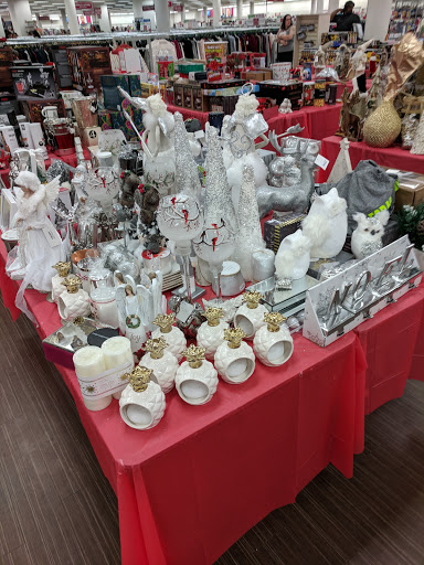 Clothing Store «Burlington Coat Factory», reviews and photos, 350 Towne Center Cir, Sanford, FL 32771, USA