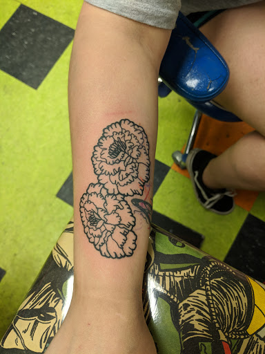 Tattoo Shop «Alternative Tattoo», reviews and photos, 613 Hilltop Rd, Curtis Bay, MD 21226, USA