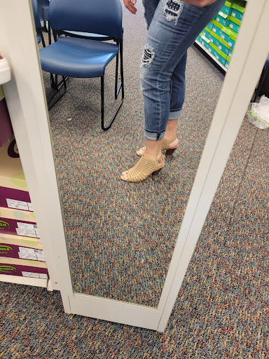 Shoe Store «Shoe Carnival», reviews and photos, 6524 Garth Rd, Baytown, TX 77521, USA