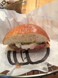 Sandwich au poulet du Restaurant de hamburgers Blend Hamburger Beaumarchais à Paris - n°3