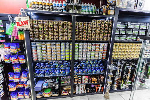 Vaporizer Store «Happy Rock Smoke Shop», reviews and photos, 334 NE 72nd St, Kansas City, MO 64118, USA